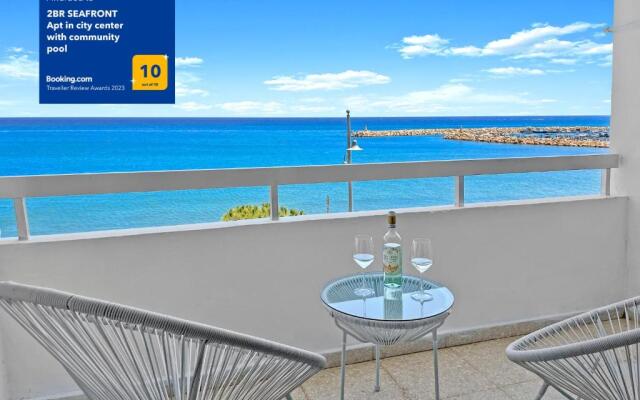 2BR SEAFRONT Apt in city center close to the beach