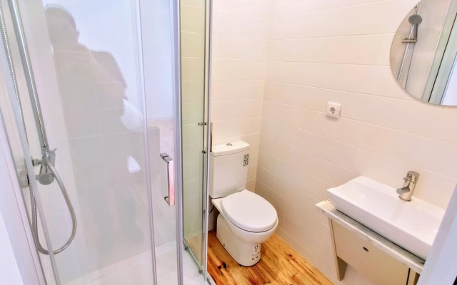 Bombarda Cinema Apartments