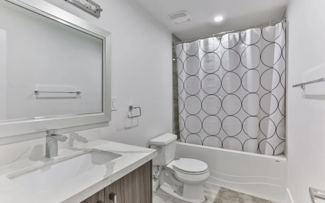 QuickStay - Classy 5brm House in Vaughan