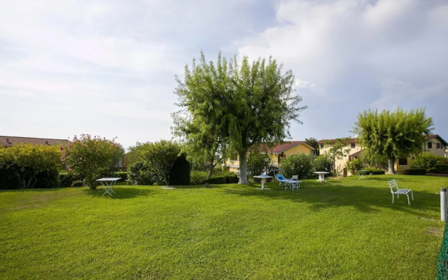 Bardolino Garden Pool Tennis on the Lake