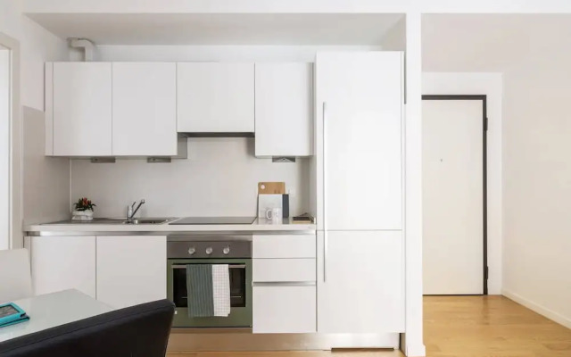 Altido Sunny 1-Bed Flat With/ Balcony