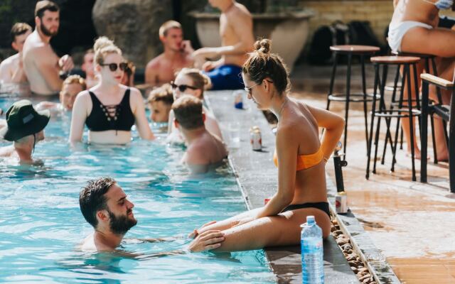 Cococha Hostel  Pool Club Adult Only