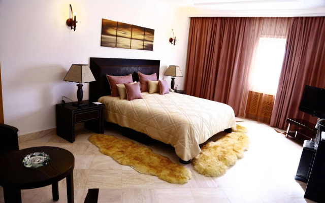 The Penthouse Suites Hotel