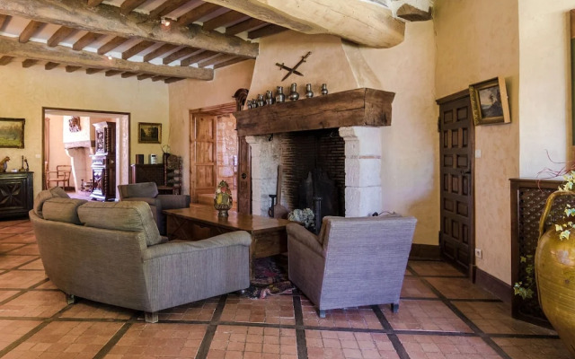 Ritzy Mansion in Sourzac With Tennis Court, Pool & Gym