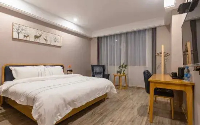 Huayi Hotel
