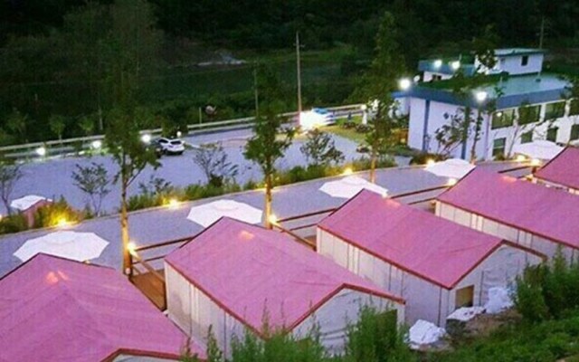 Yeongwol Dong-river Glamping&pension