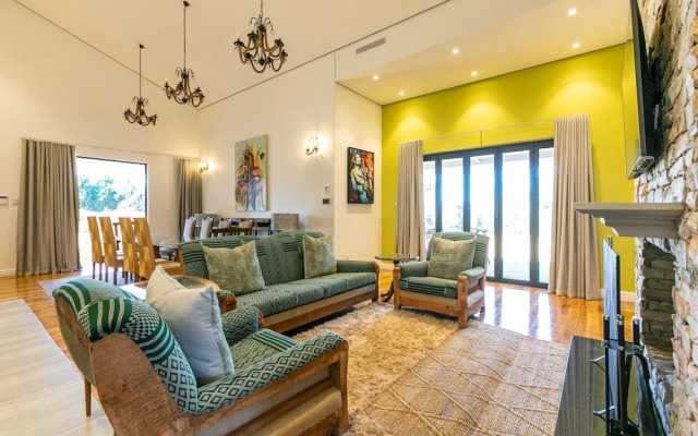 Bali and Eva Midlands