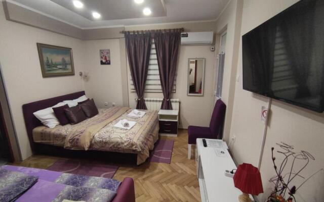 Hostel Apartments  Rooms Lug Mdl