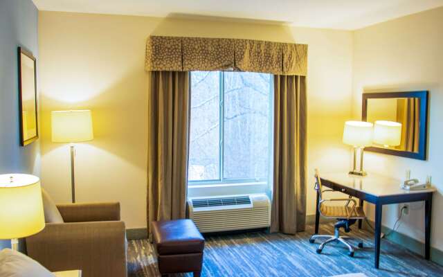 Comfort Inn & Suites Plainville-Foxboro