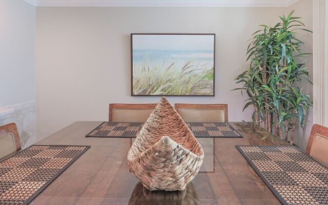 Phoenix Ix 707 2 Bedroom Condo