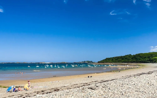 Holiday Home in Kerbors Near Cote de Granit Rose