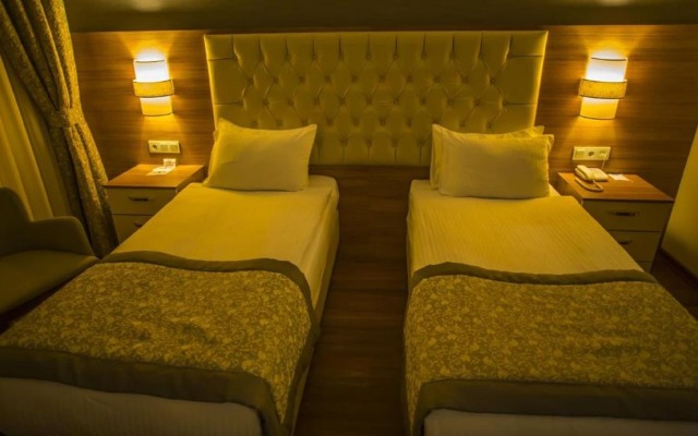 Parion Hotel