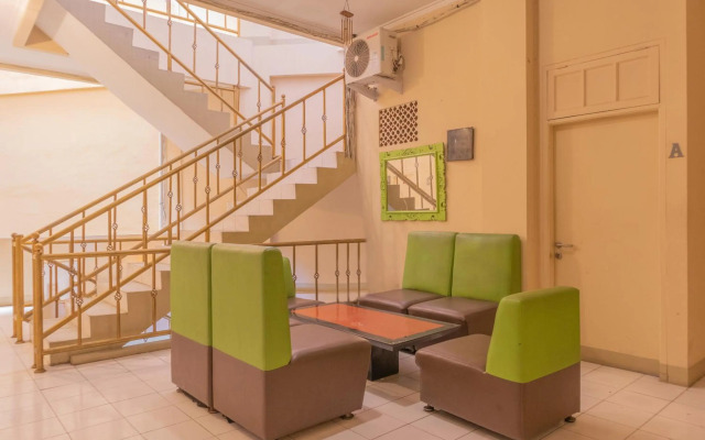 OYO 1111 Pasar Baru Inn