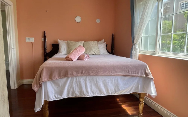 Skyline Suites, Queen, Ocean Views 1 Bedroom Condo by RedAwning