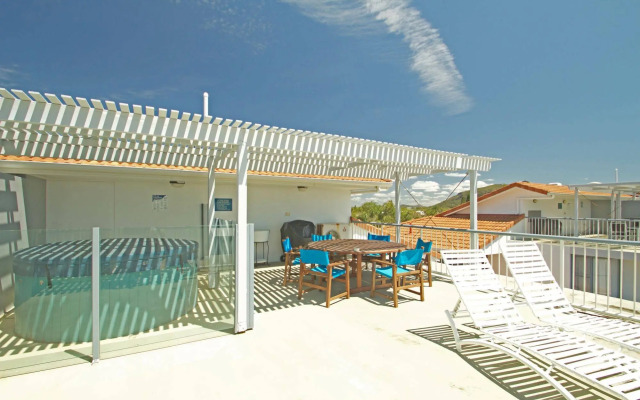Surf Club Apartments