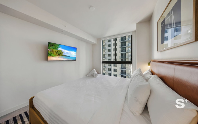 Modern and Cozy 1-BD- Rooftop pool & Gym