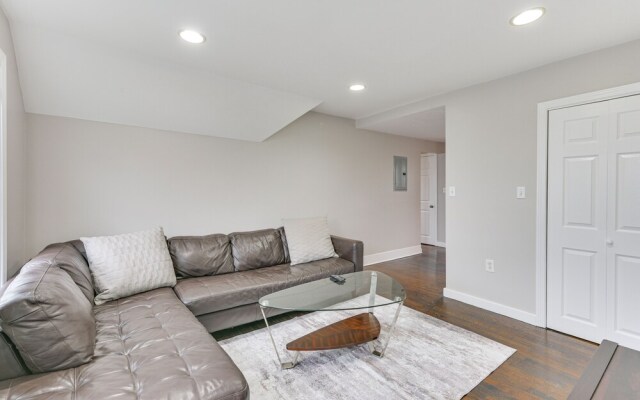 Pet-friendly Malden Apartment: 7 Mi to Boston!