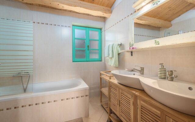House Ulika - Freshly Renovated, Unique & Rural Style