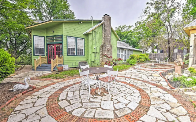 The Lilly House: Historic Glen Rose Home w/ Porch!