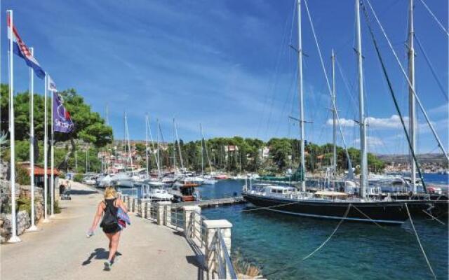 Four-Bedroom Holiday Home in Milna