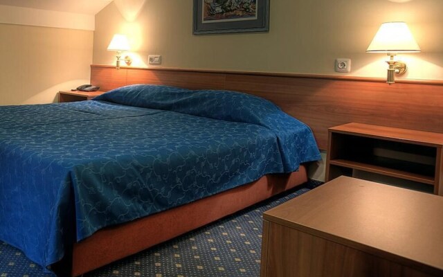 Hotel Dobrovit