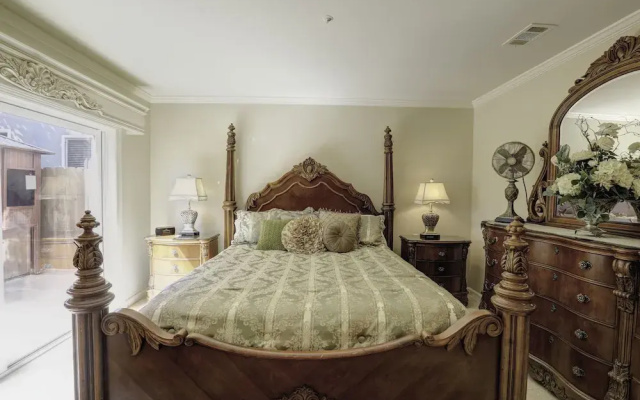 150 Ocean View 2 Bedroom Condo by Redawning