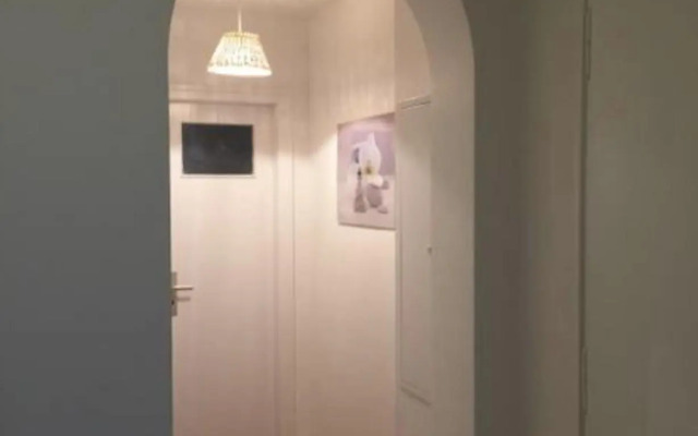 Charmant appartement avec terrasse dans villa