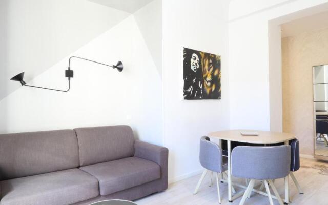 Apartment Port