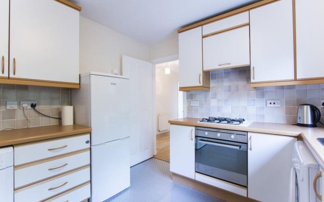 2 Bedroom Flat In Edinburgh