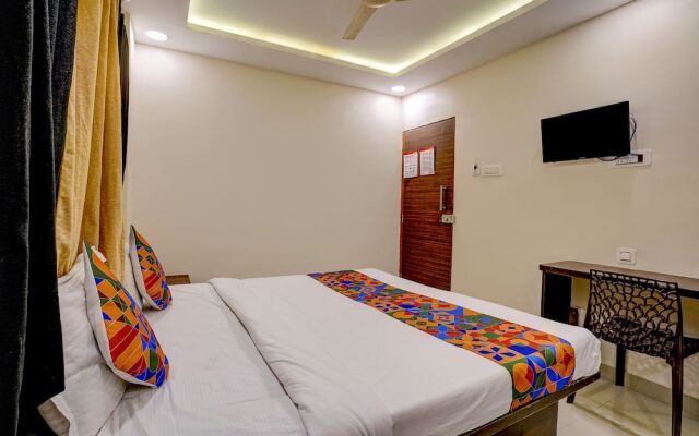 Fabhotel Royal Inn Ns