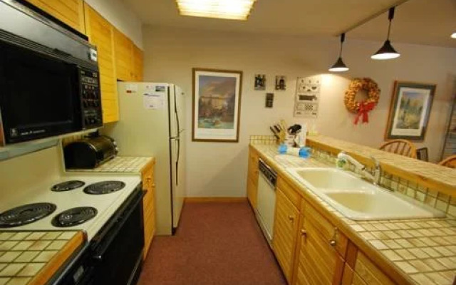 Ski Run by Key to the Rockies