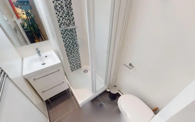 Beautiful 3bed House Garden & Parking