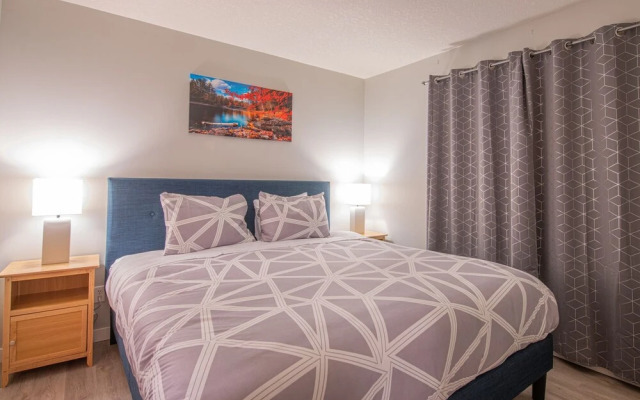Mountain View 2 Bedroom Condo-Top Floor