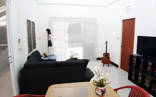 Mj House Stay with guest and host