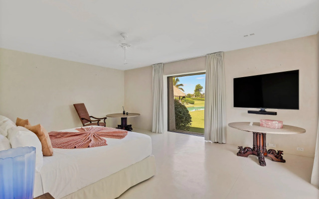Magnificent 5BR Modern Tropical Villa With Pool