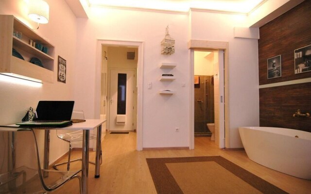 Apartment Liszt Square