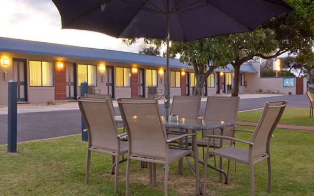 Rosebud Motel