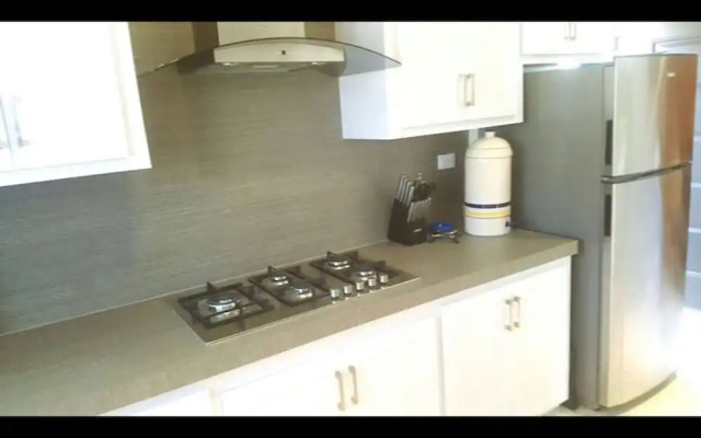 Big House Pool Grill, 4 Bedrooms 12 ppl AC Ocean View TV Wifi