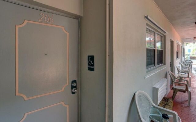 Richard's Motel Studios