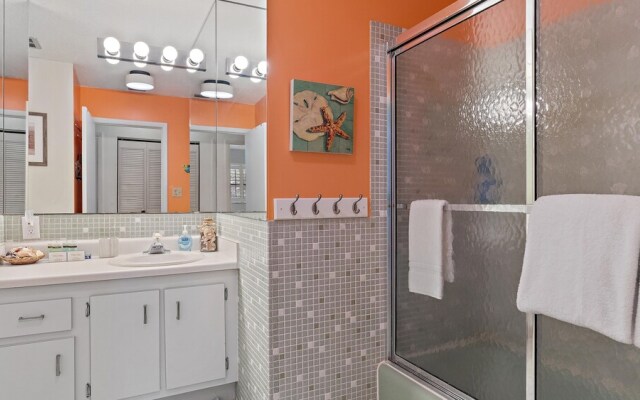 Serenity On Sutton 2 Bedroom Townhouse by RedAwning