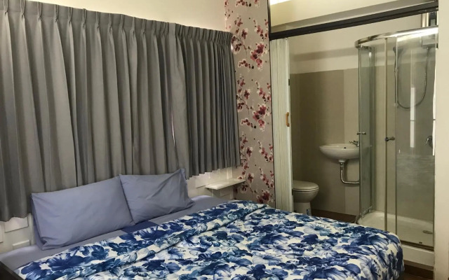 Nine Place Sukhumvit 40 - Hostel