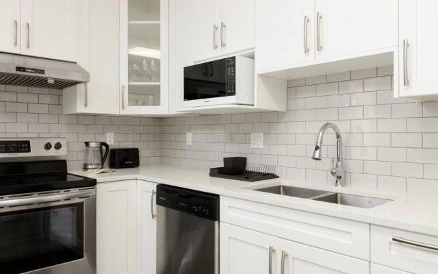 Newly Furnished 2bdr suite 6 Guests Perfect for Family