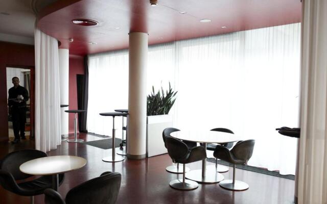Hotel Q