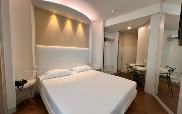 Ark Hotel