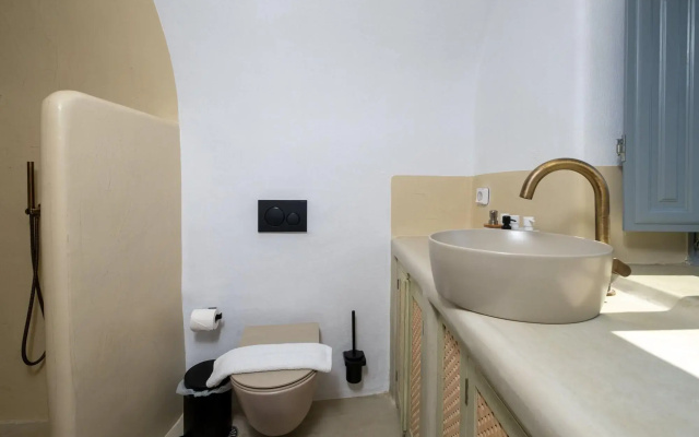 SantorOia Luxury Suites