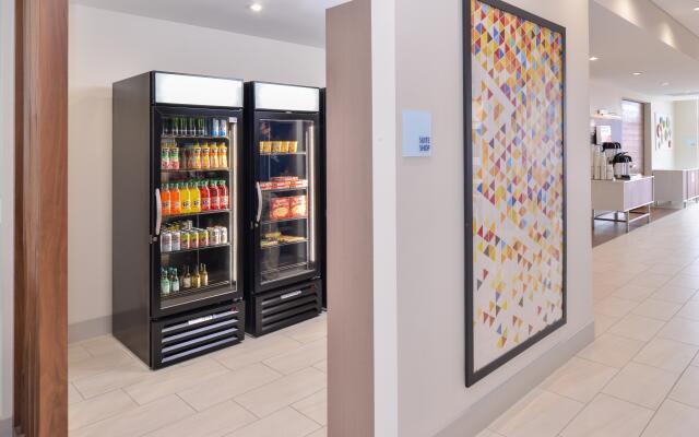 Holiday Inn Express & Suites Madison by IHG