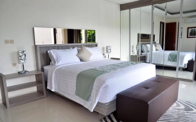 BreezeBlows City View 5BR with Pool + Familly Room