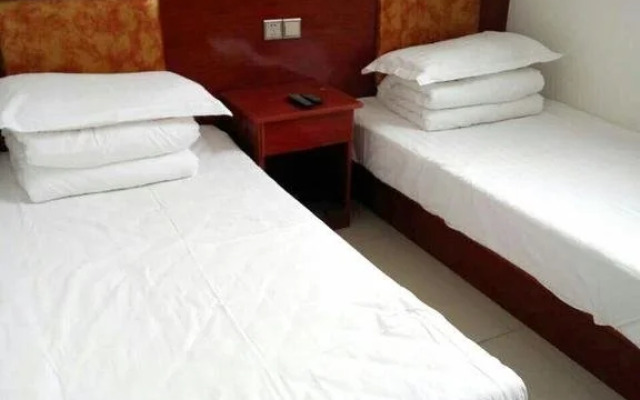 Xinglong Jiahong Inn