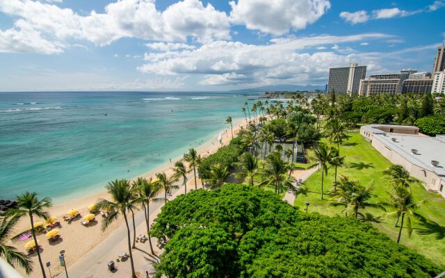 Waikiki Shore by OUTRIGGER