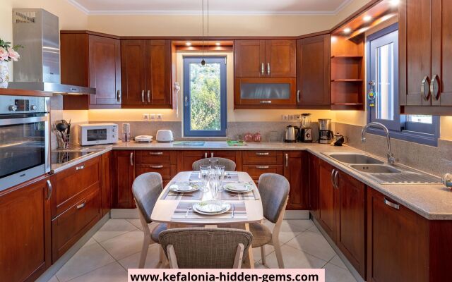 Family & Friends Villa With Private Pool